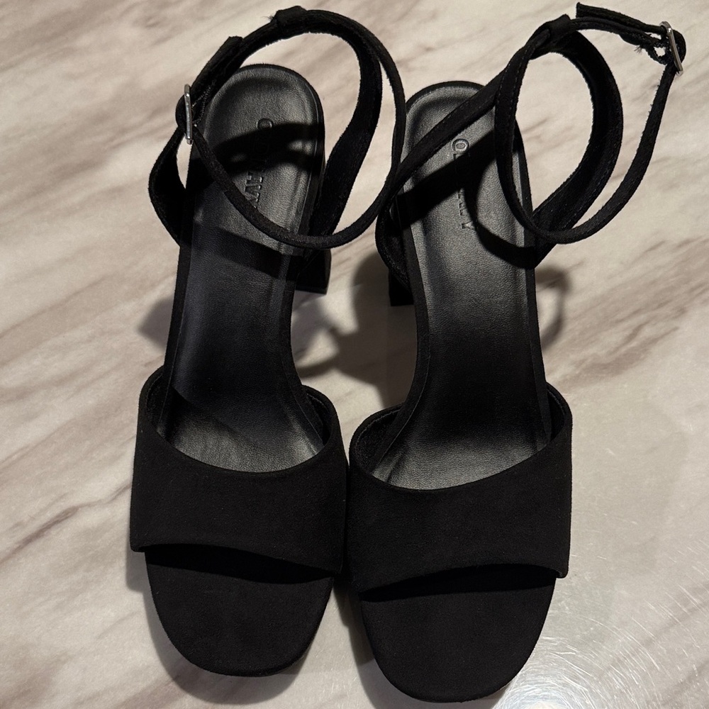Old Navy Black Women's Sandals